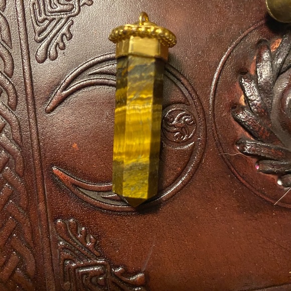 Beautiful Tigers Eye Pendant! Charged with Reiki - Picture 3 of 4